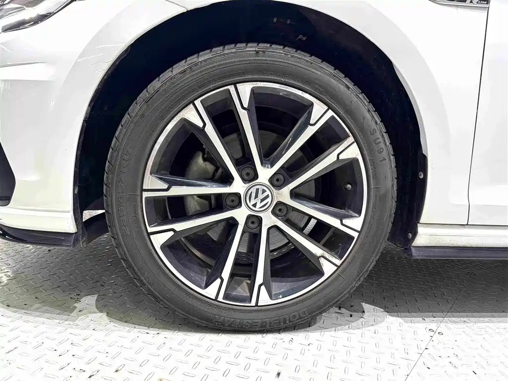 Volkswagen Golf — миниатюра 10