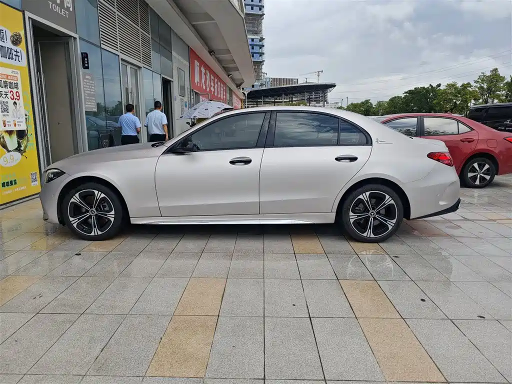 Mercedes-Benz C-Class — миниатюра 6