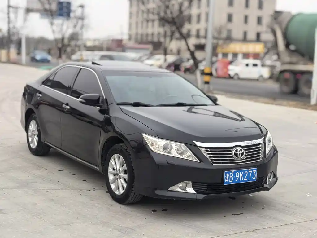 Toyota Camry — миниатюра 3