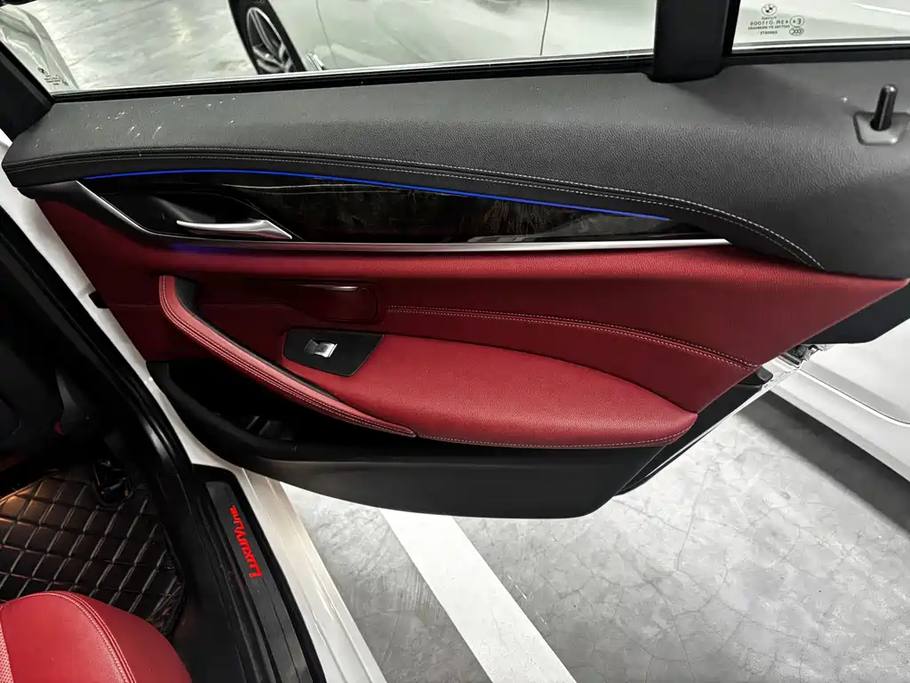 BMW 5 Series — миниатюра 14