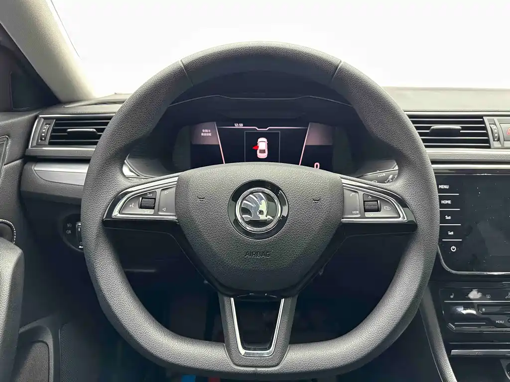 Skoda Superb — миниатюра 17