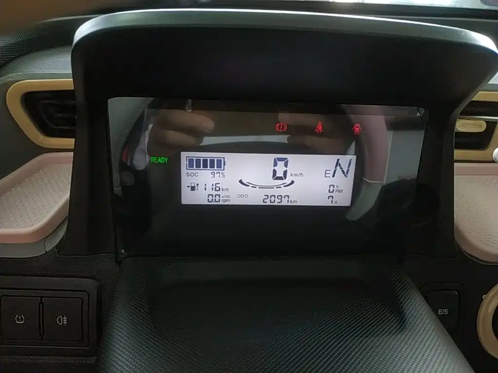 Wuling MINIEV — миниатюра 12