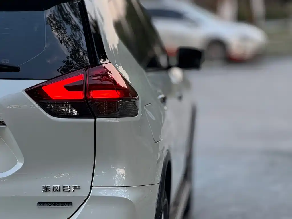 Nissan X-Trail — миниатюра 8