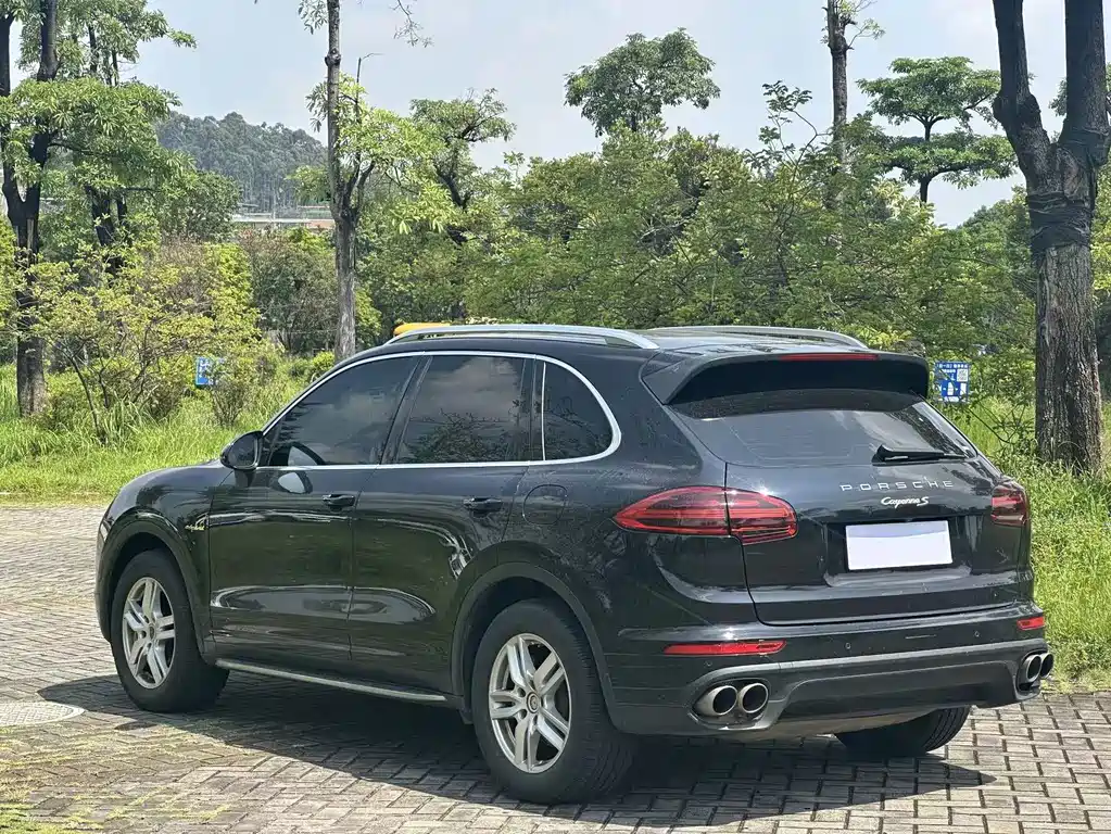 Porsche Cayenne Hybrid — миниатюра 7