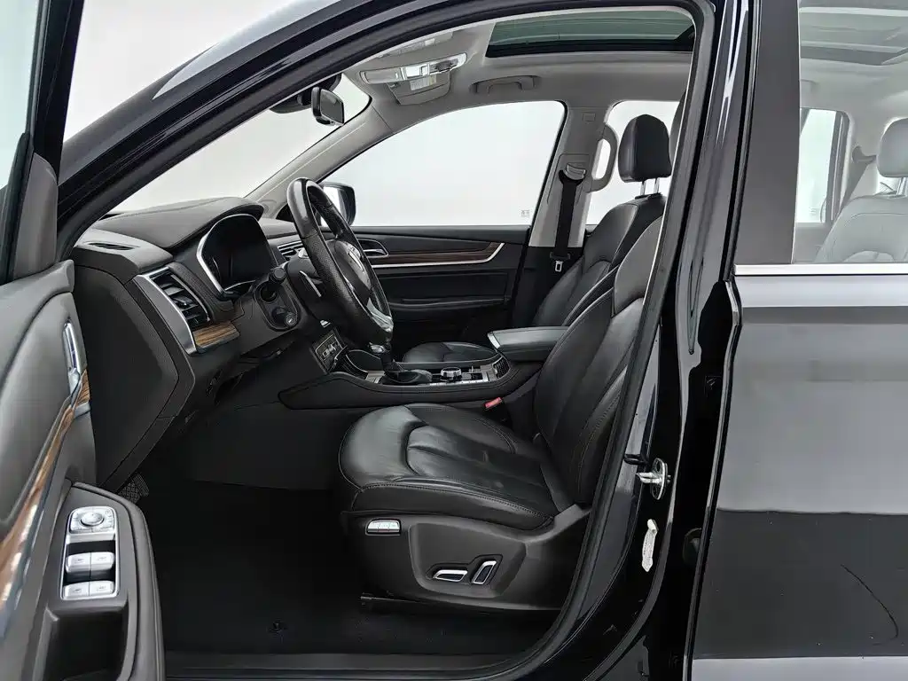 Roewe RX8 — миниатюра 10