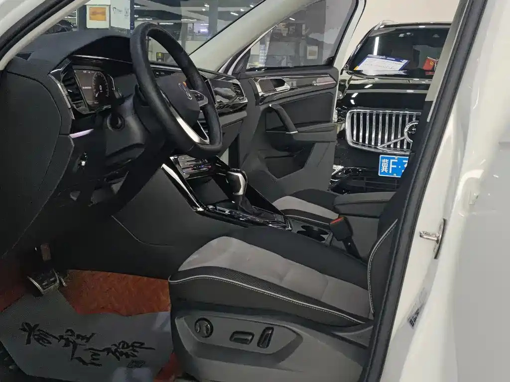 Volkswagen X — миниатюра 6