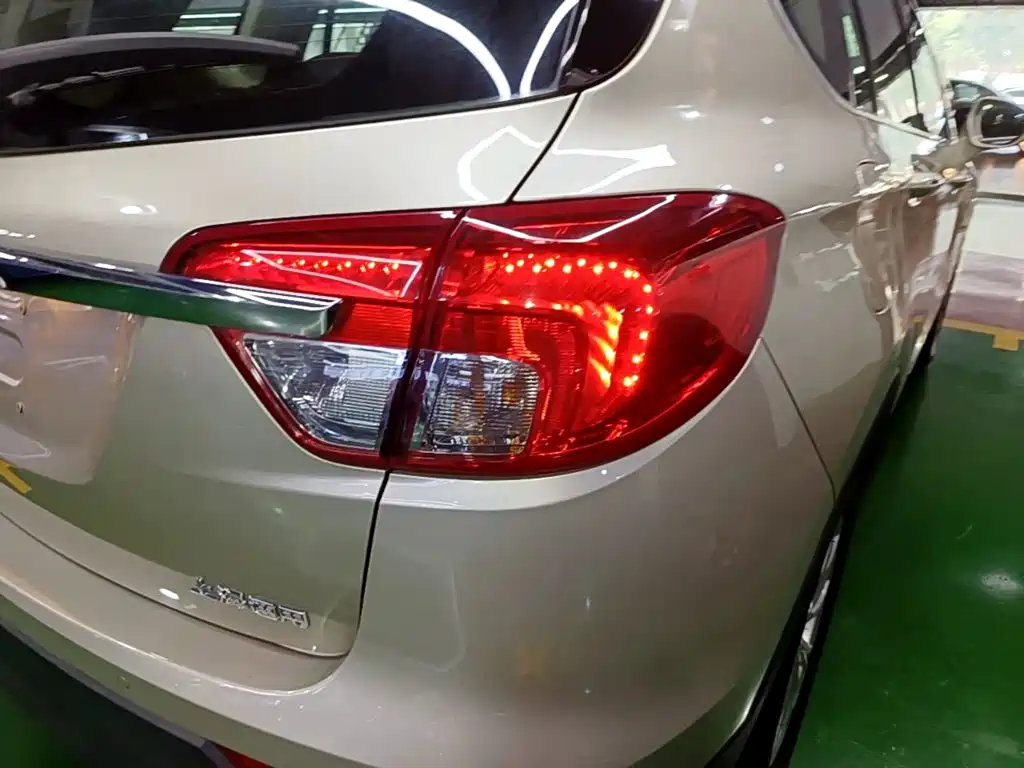 Buick Envision Plus — миниатюра 8