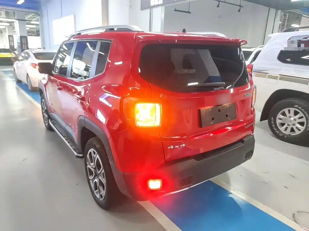 Jeep Renegade — миниатюра 5