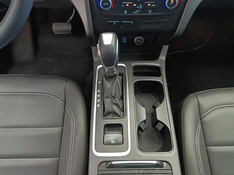 Ford Kuga — миниатюра 16
