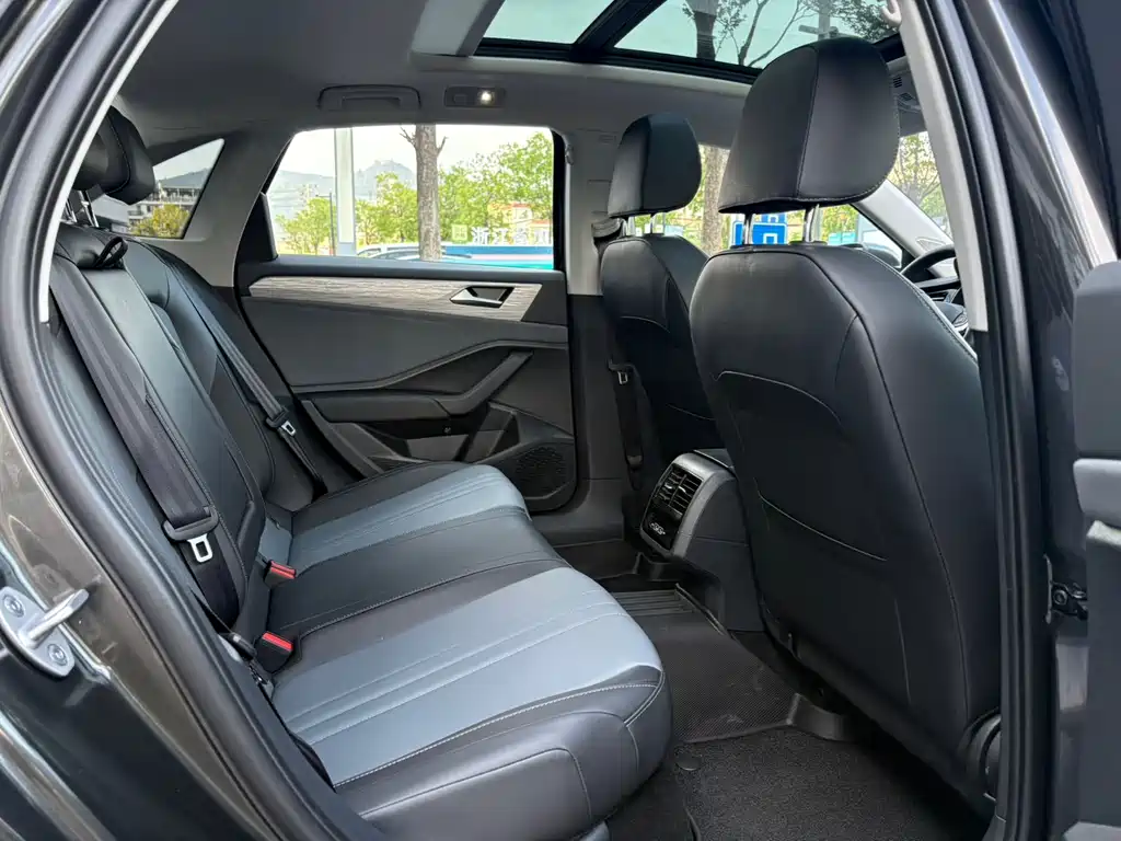 Volkswagen Sagitar — миниатюра 9