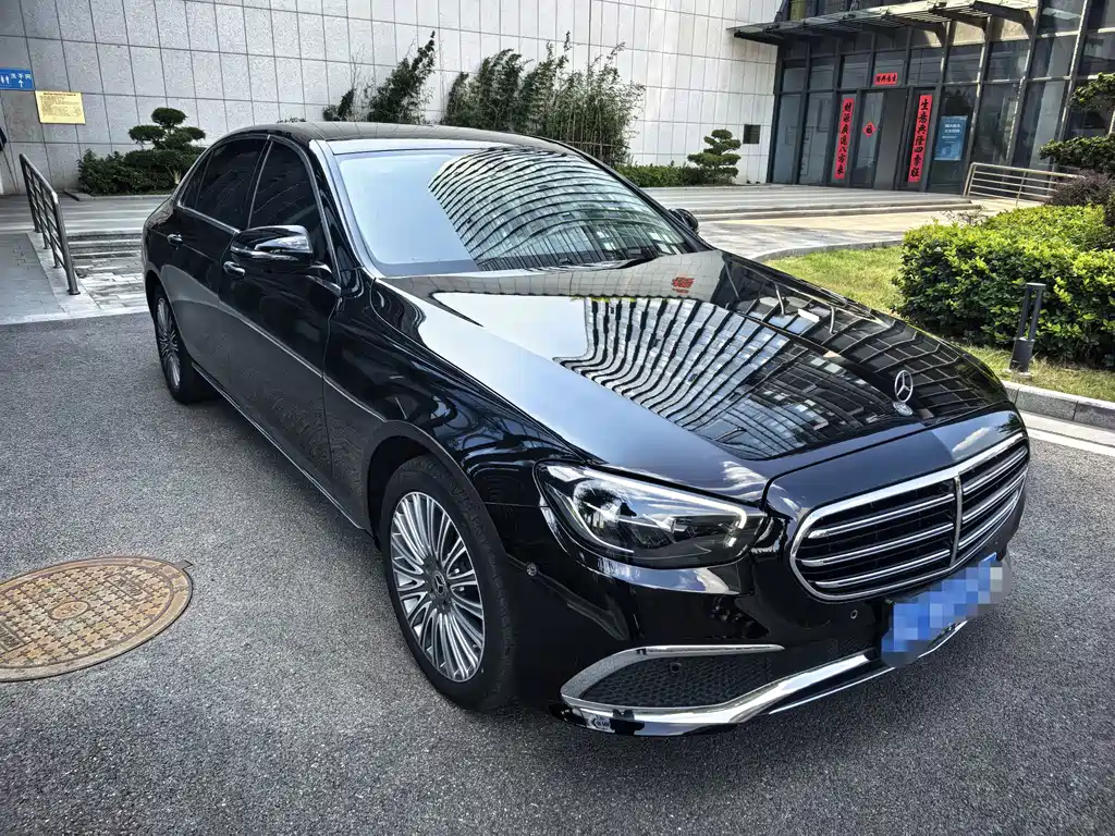 Mercedes-Benz E-Class — миниатюра 3