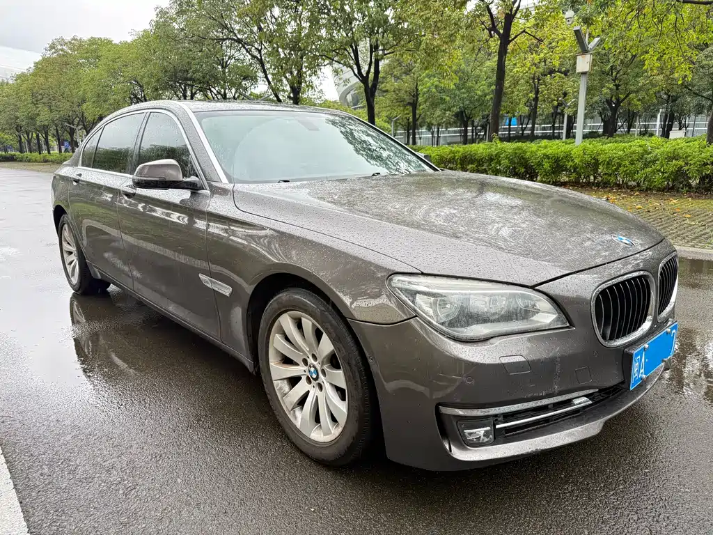 BMW 7 Series — миниатюра 3