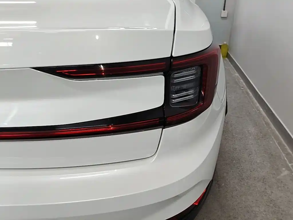 Polestar Polestar 2 — миниатюра 8