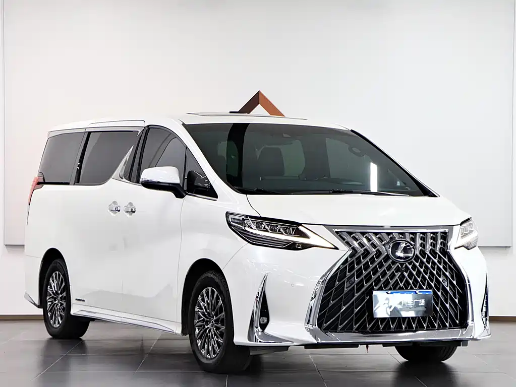 LEXUS LM