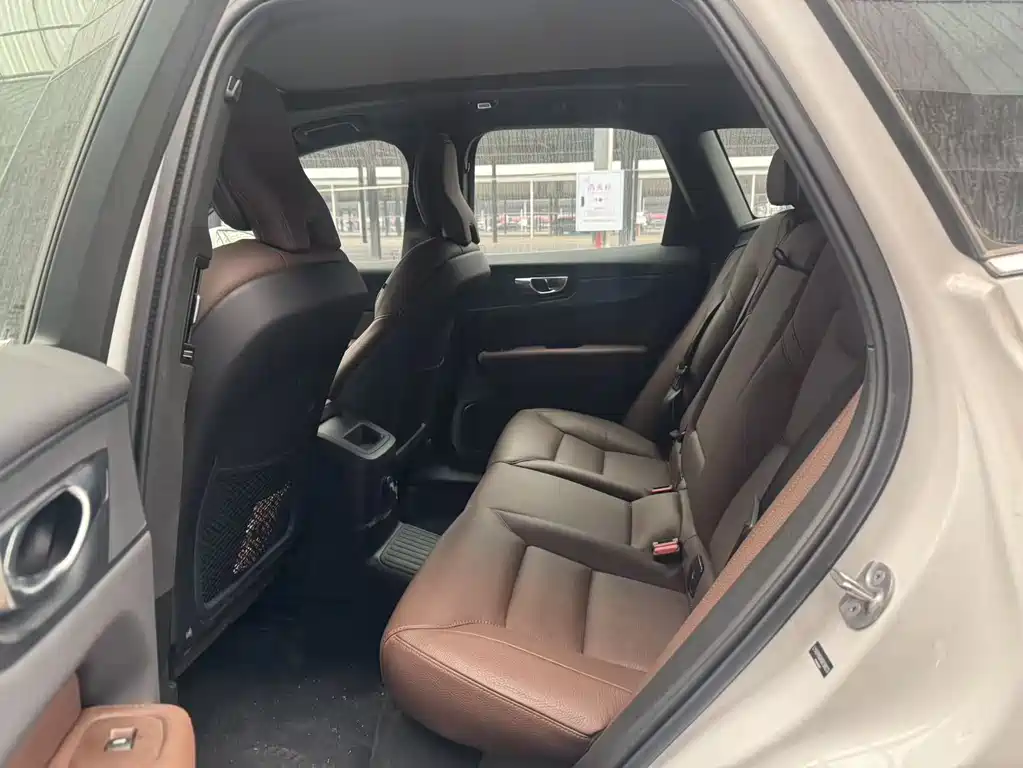 VOLVO XC60 PLUG IN HYBRID