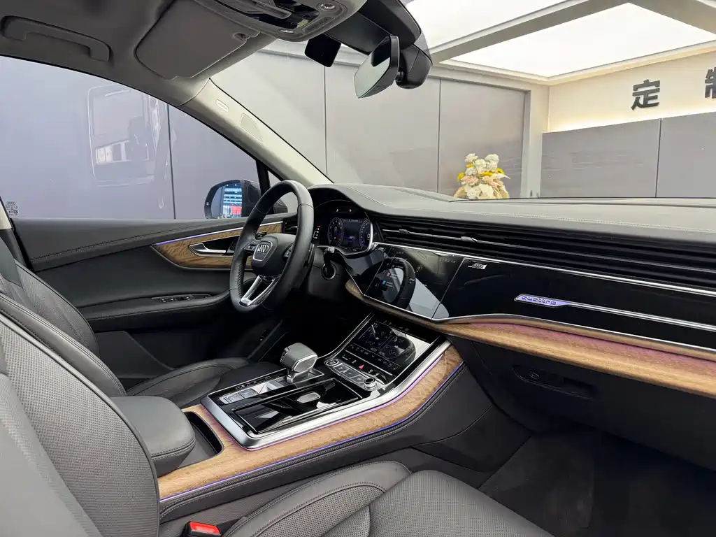 Audi Q7 — миниатюра 7