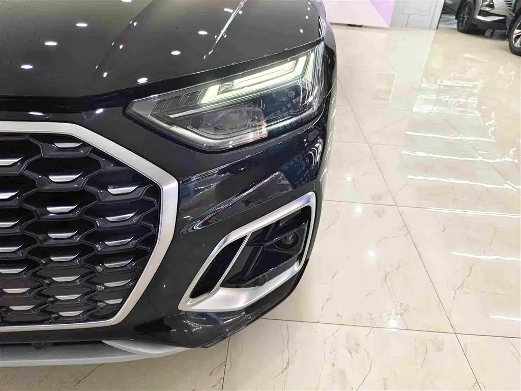 Audi Q5L Sportback — миниатюра 11
