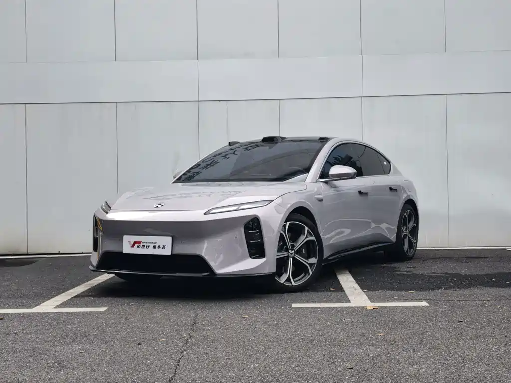 NIO ET5