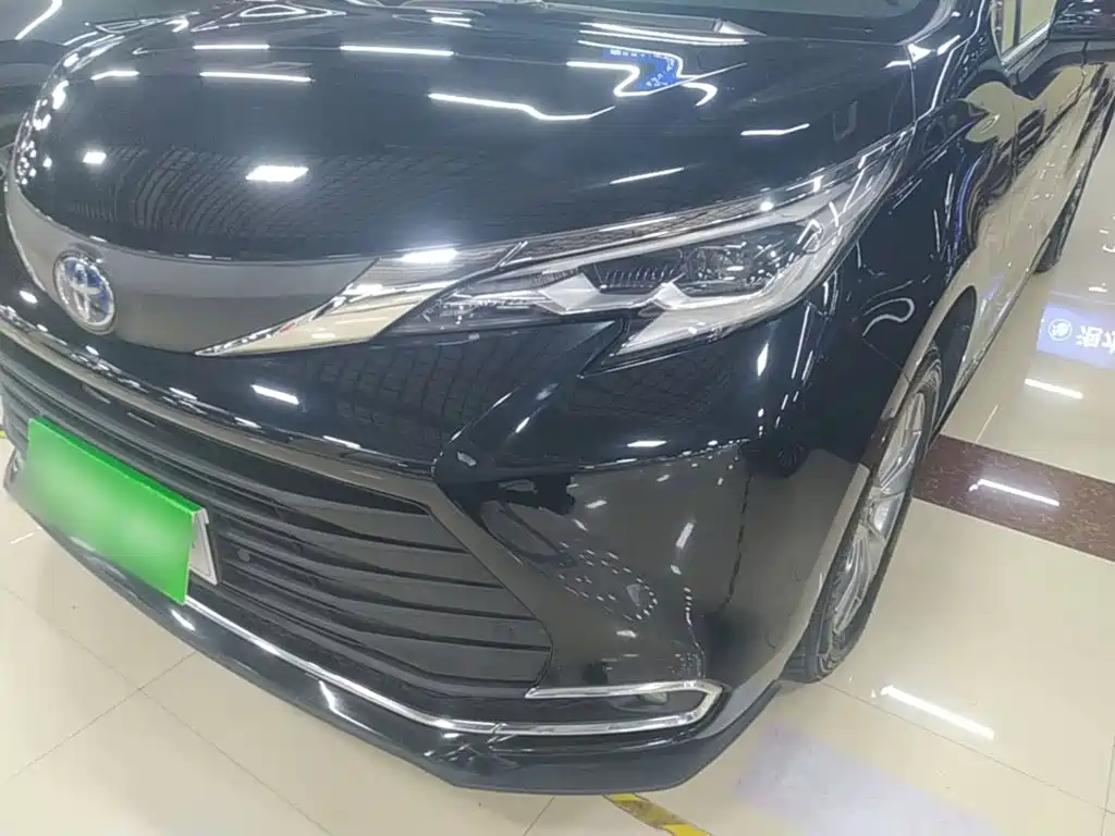 Toyota Sienna — миниатюра 24