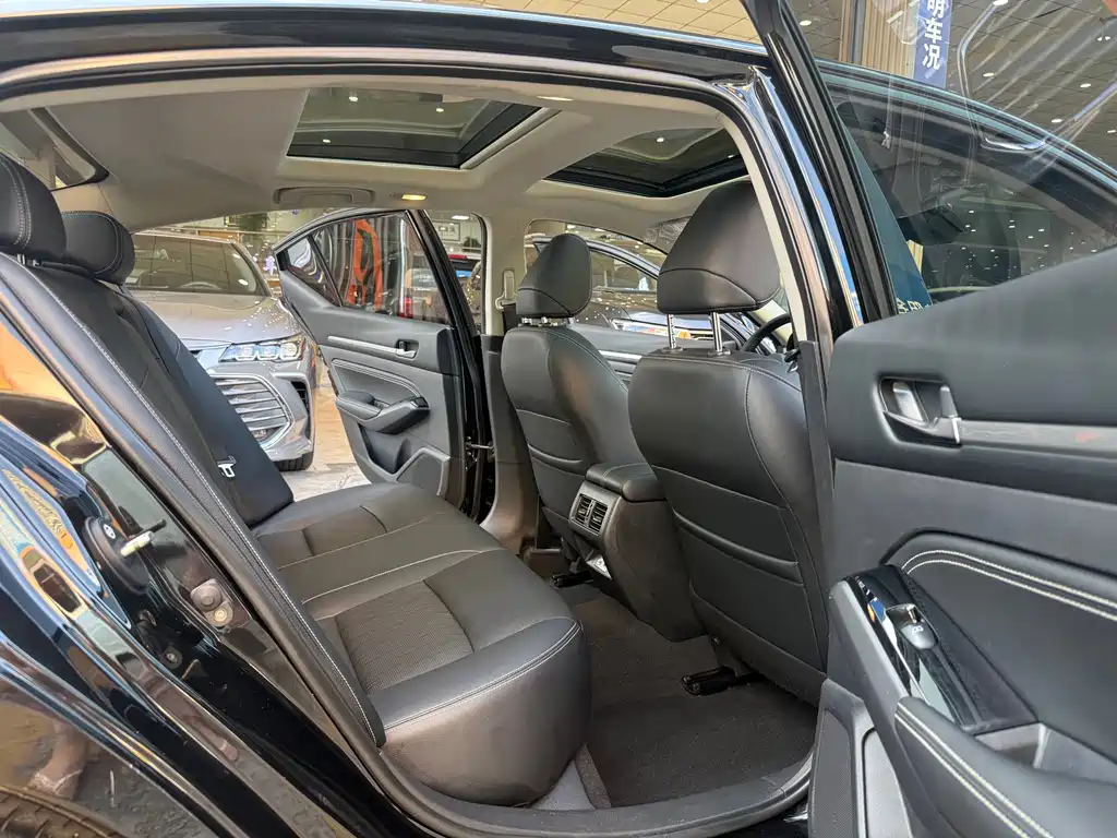 Nissan Teana — миниатюра 13