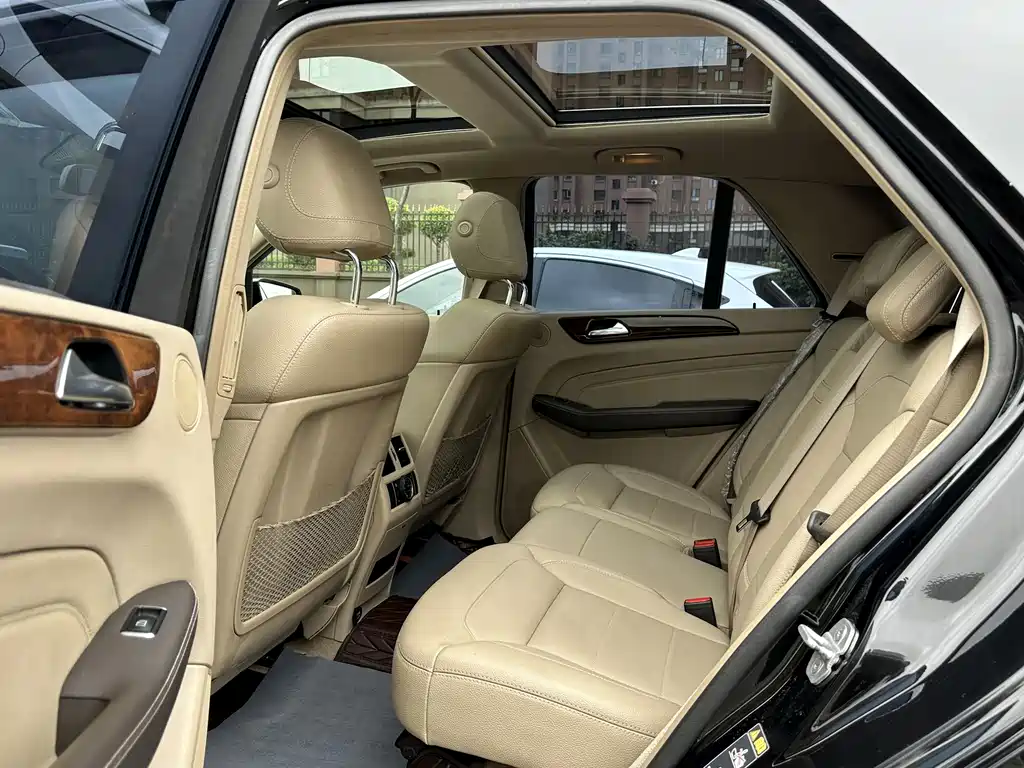 Mercedes-Benz M-Class — миниатюра 21