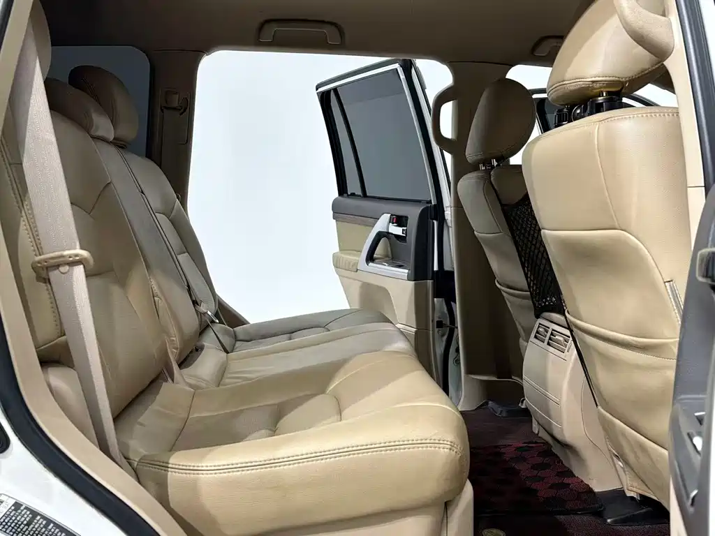 Toyota Land Cruiser — миниатюра 8