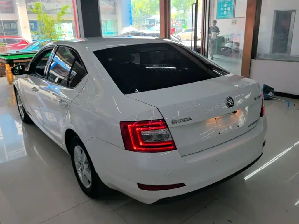 Skoda Octavia — миниатюра 5