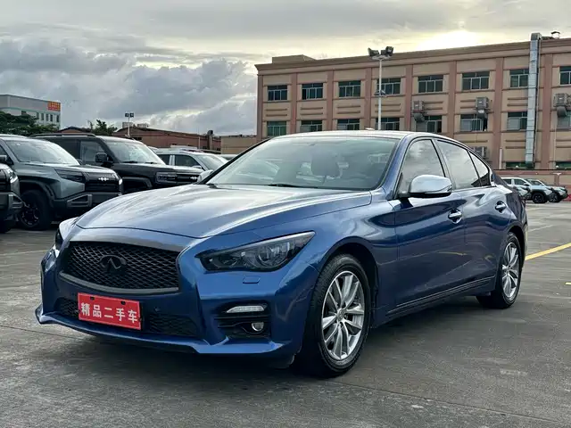 INFINITI  Q50L 2017
