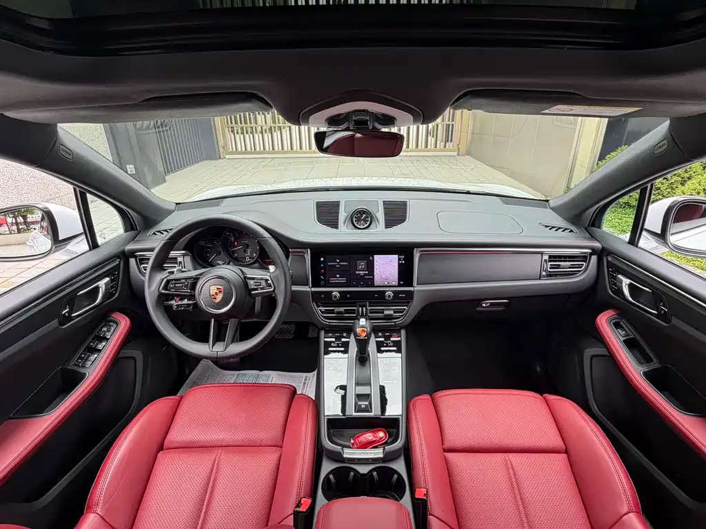 Porsche Macan — миниатюра 6
