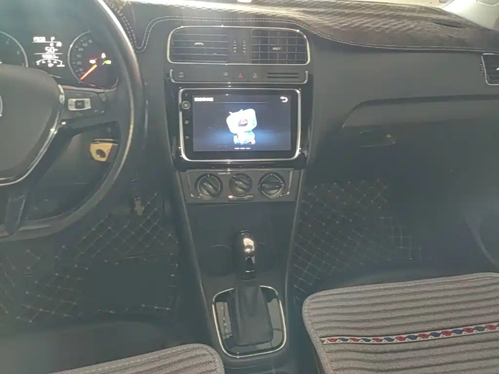 Volkswagen Polo — миниатюра 13
