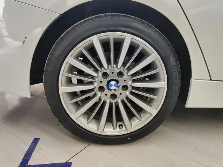 BMW 3 Series — миниатюра 6