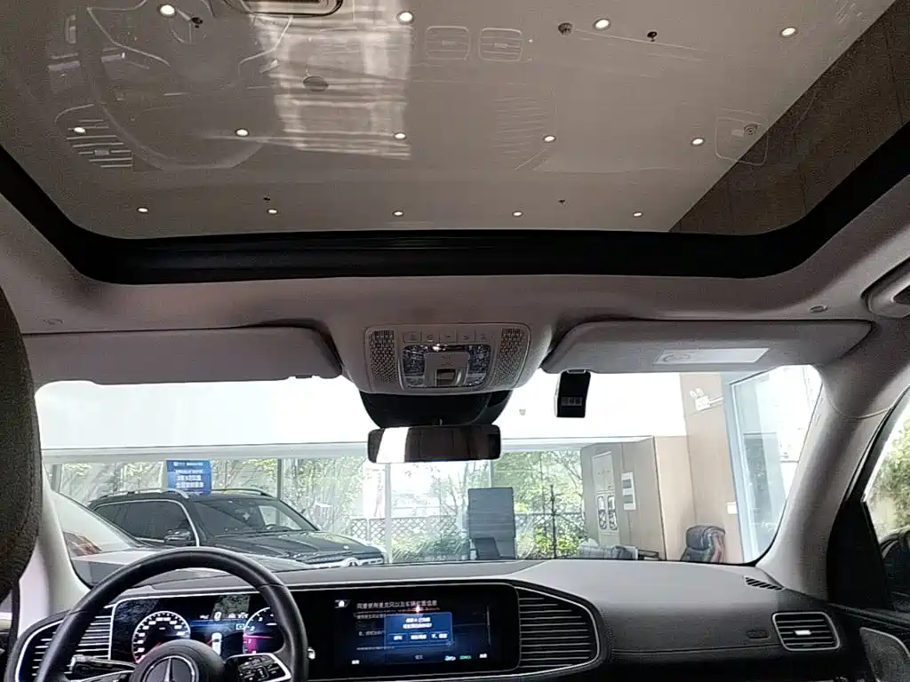 Mercedes-Benz GLE (Import) — миниатюра 18