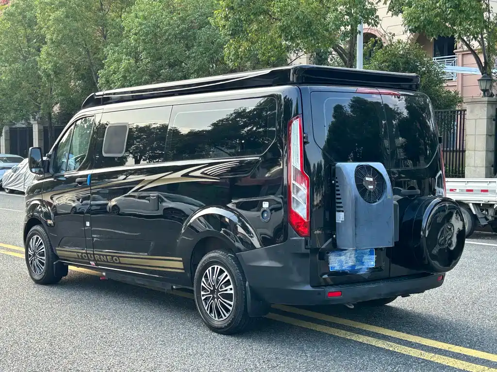 Ford Transit — миниатюра 8