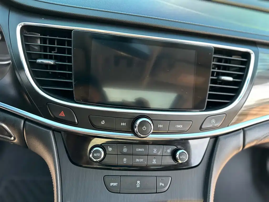 Buick LaCrosse — миниатюра 17