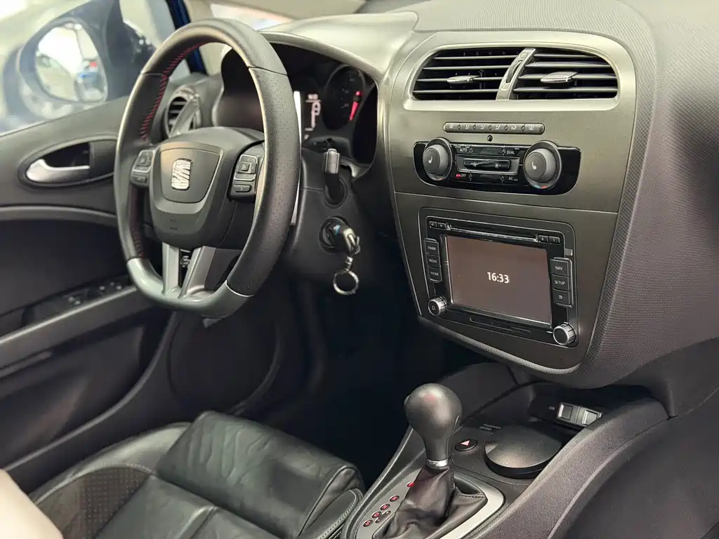 SEAT Leon — миниатюра 15