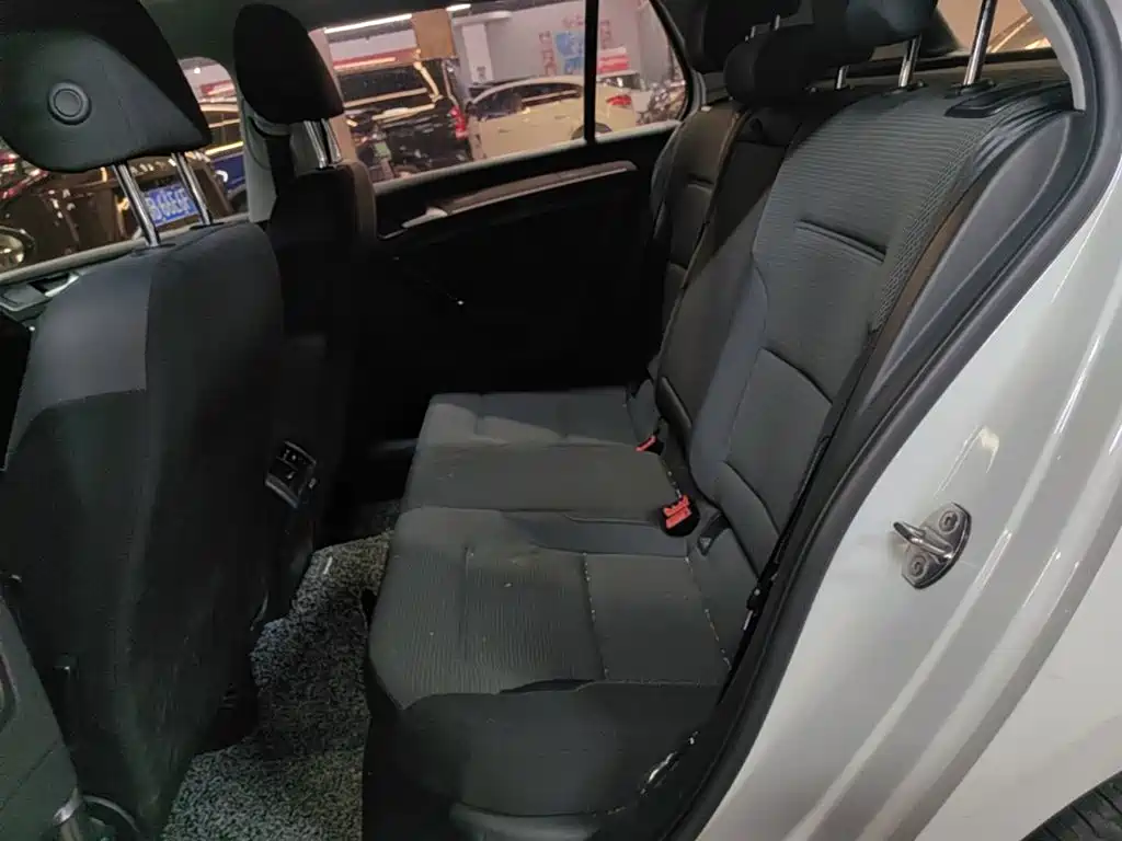 Volkswagen Golf — миниатюра 17