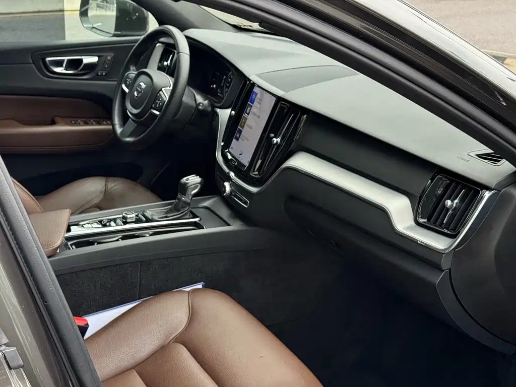 Volvo XC60 — миниатюра 10