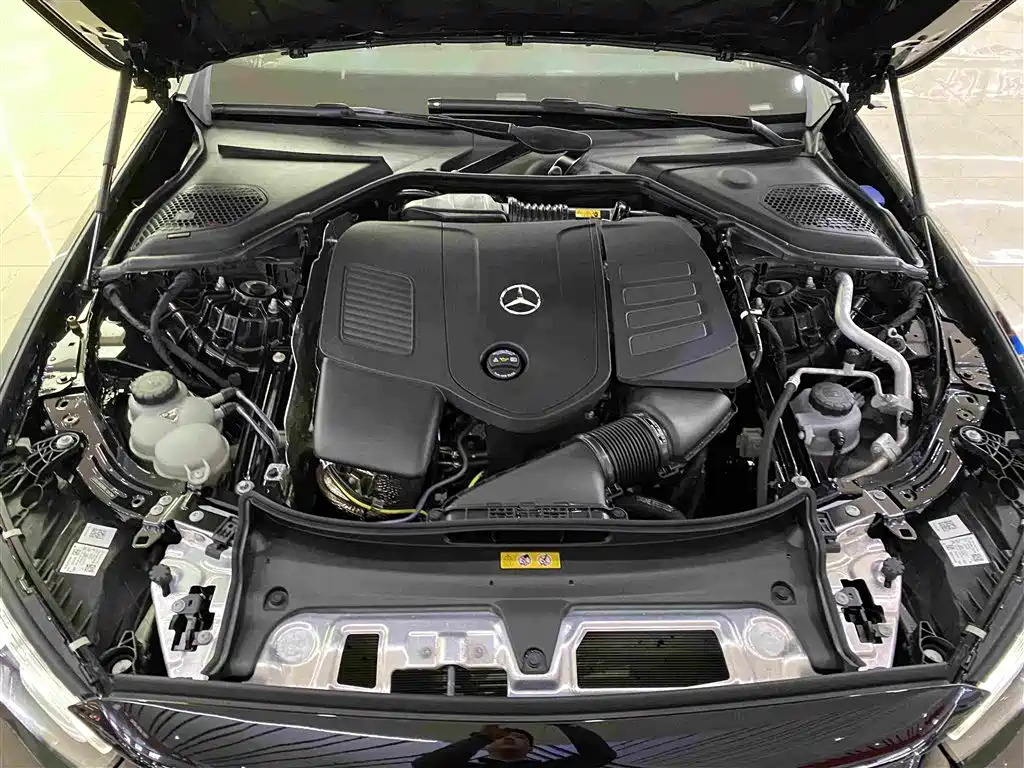 Mercedes-Benz E-Class — миниатюра 14
