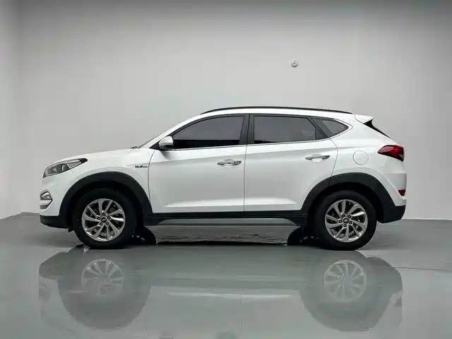 Hyundai Tucson — миниатюра 12