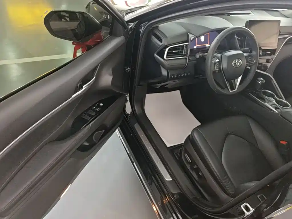 Toyota Camry — миниатюра 16