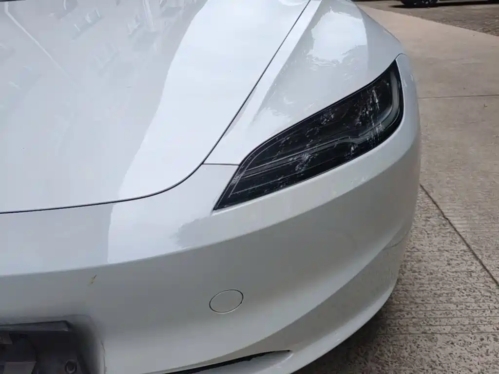 Tesla Model 3 — миниатюра 24