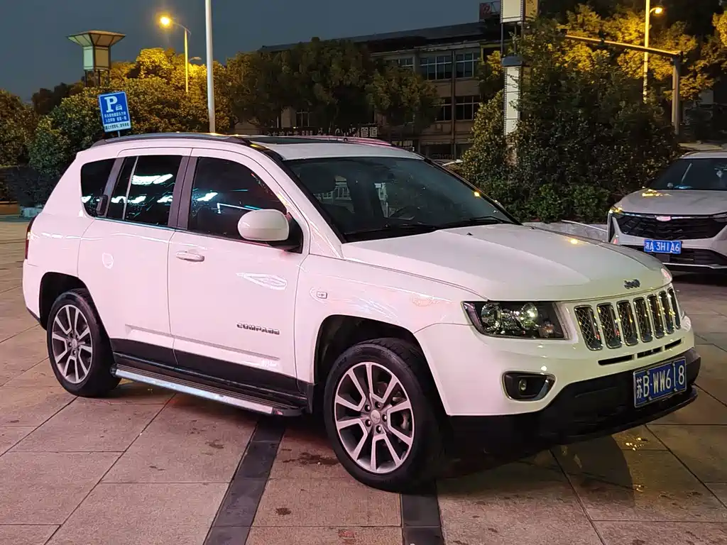 Jeep Compass (Import) — миниатюра 3