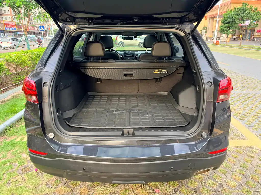 Chevrolet Equinox — миниатюра 9