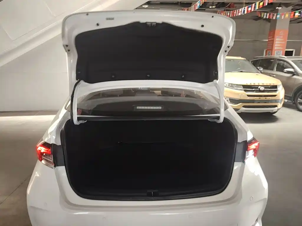 Toyota Corolla — миниатюра 19