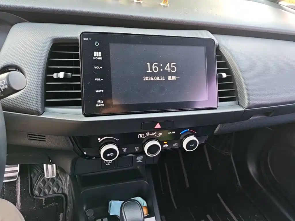 Honda Fit — миниатюра 13
