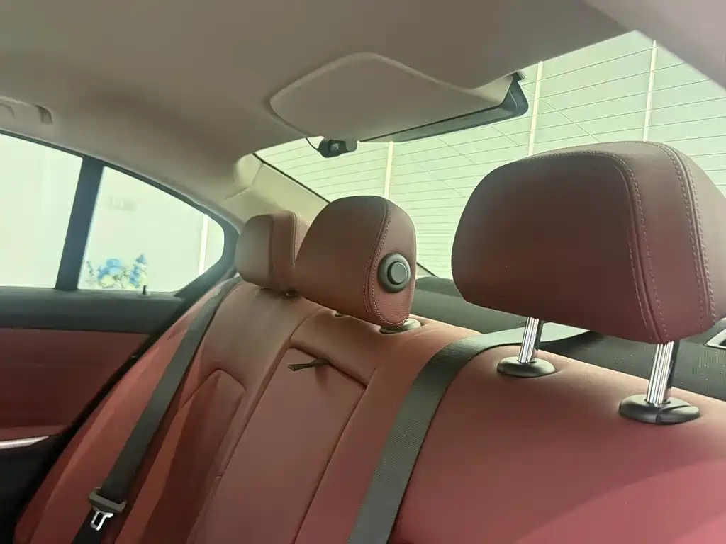 BMW 3 Series — миниатюра 10