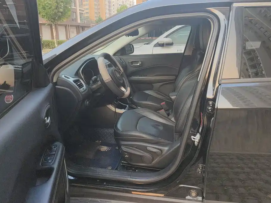 Jeep Compass — миниатюра 9