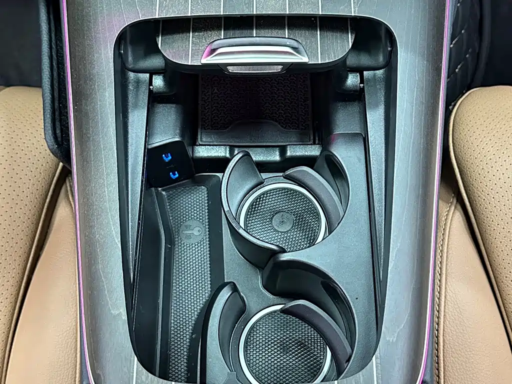 Mercedes-Benz E-Class — миниатюра 16