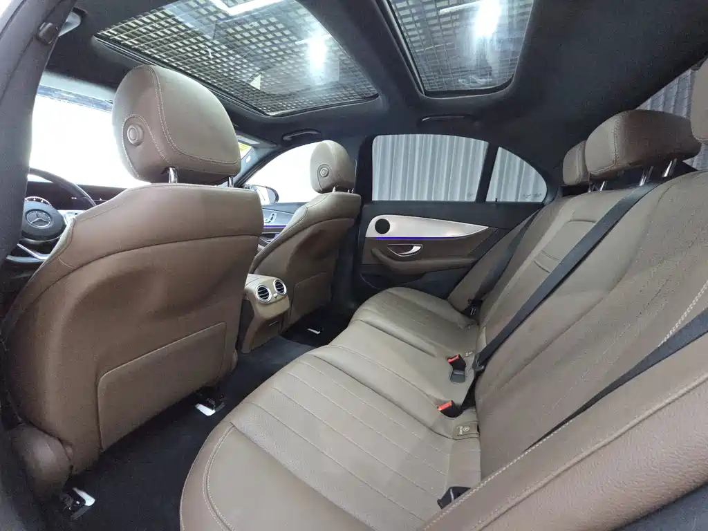 Mercedes-Benz E-Class (Import) — миниатюра 11