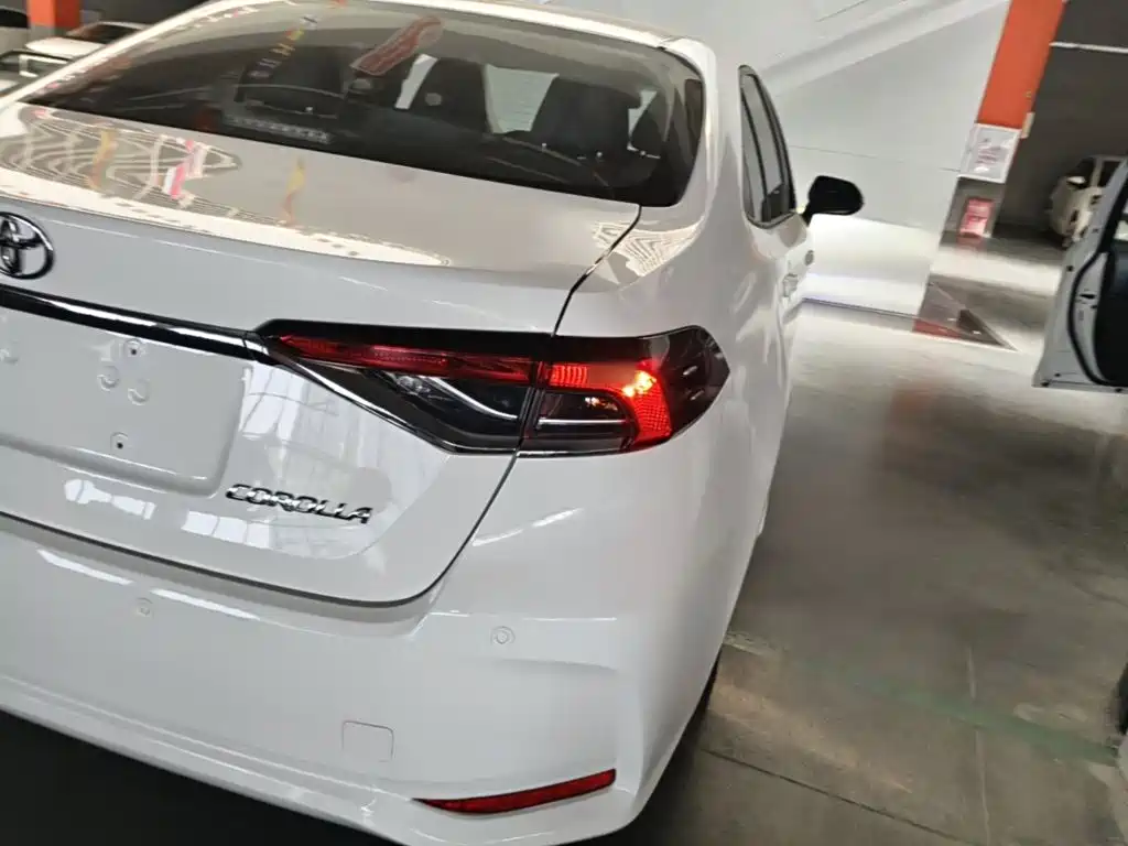 Toyota Corolla — миниатюра 8